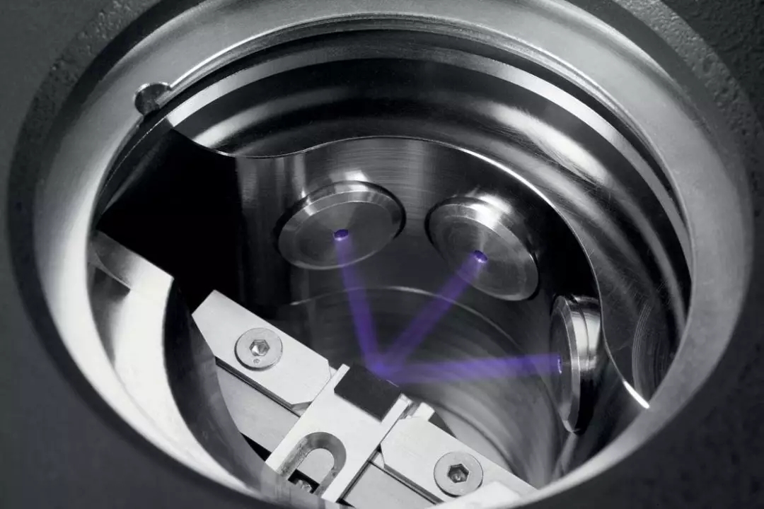 电子束磁屏蔽 - 磁屏蔽